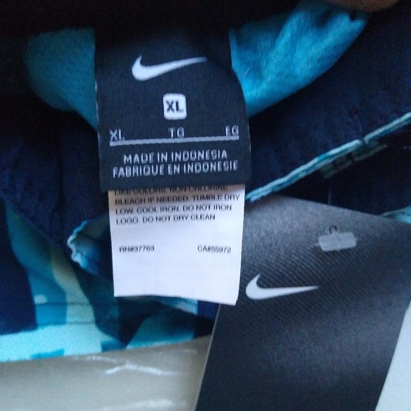 Nike Glow Diverge 9" Board Shorts Swim Trunks, Blues, Size Large - Picture 10 of 13